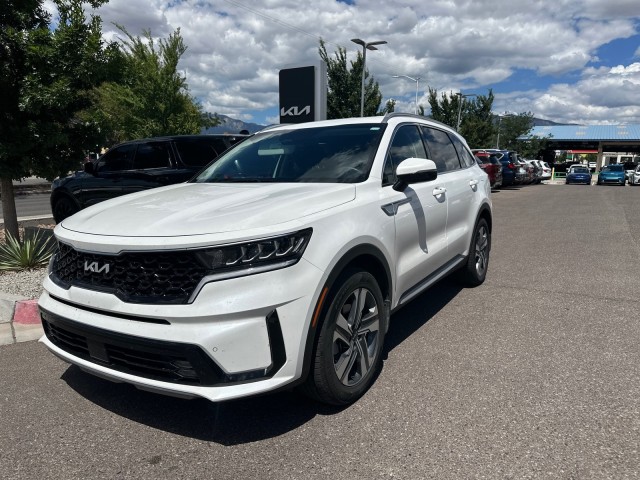 Used 2023 Snow White Pearl Kia EX image 1