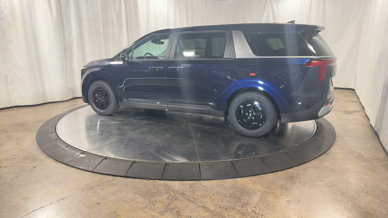 2026 Kia Carnival LXS photo 3