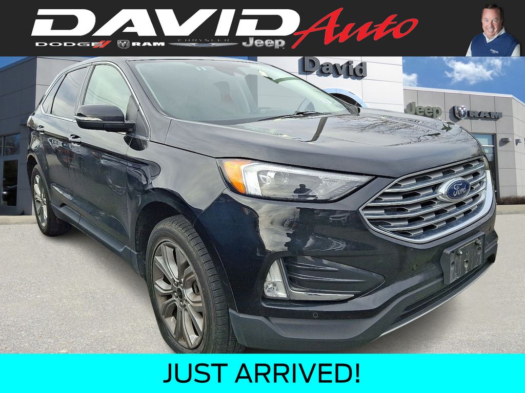 2023 Ford Edge Titanium's photo
