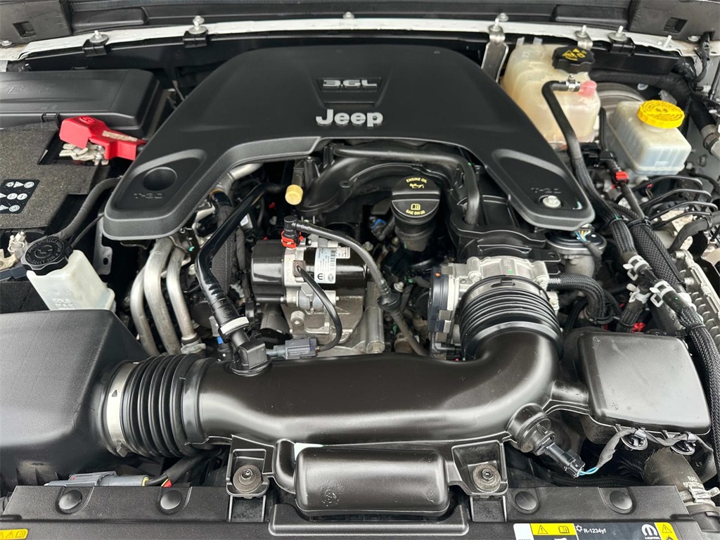 2021 Jeep Wrangler Unlimited Sahara photo 12