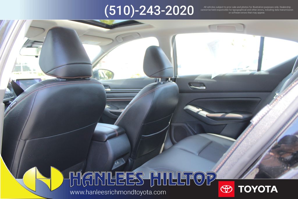 2022 Nissan Altima 2.5 SR photo 11