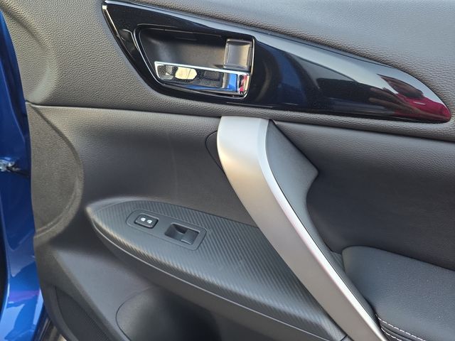2025 Mitsubishi Eclipse Cross SE photo 14