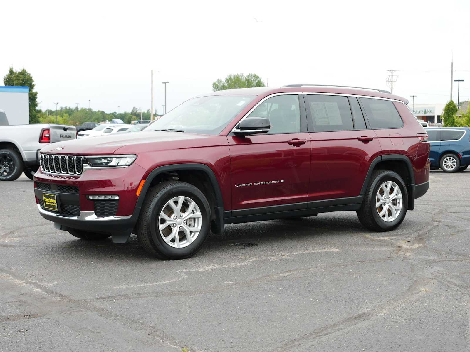 2023 Jeep Grand Cherokee Limited photo 3