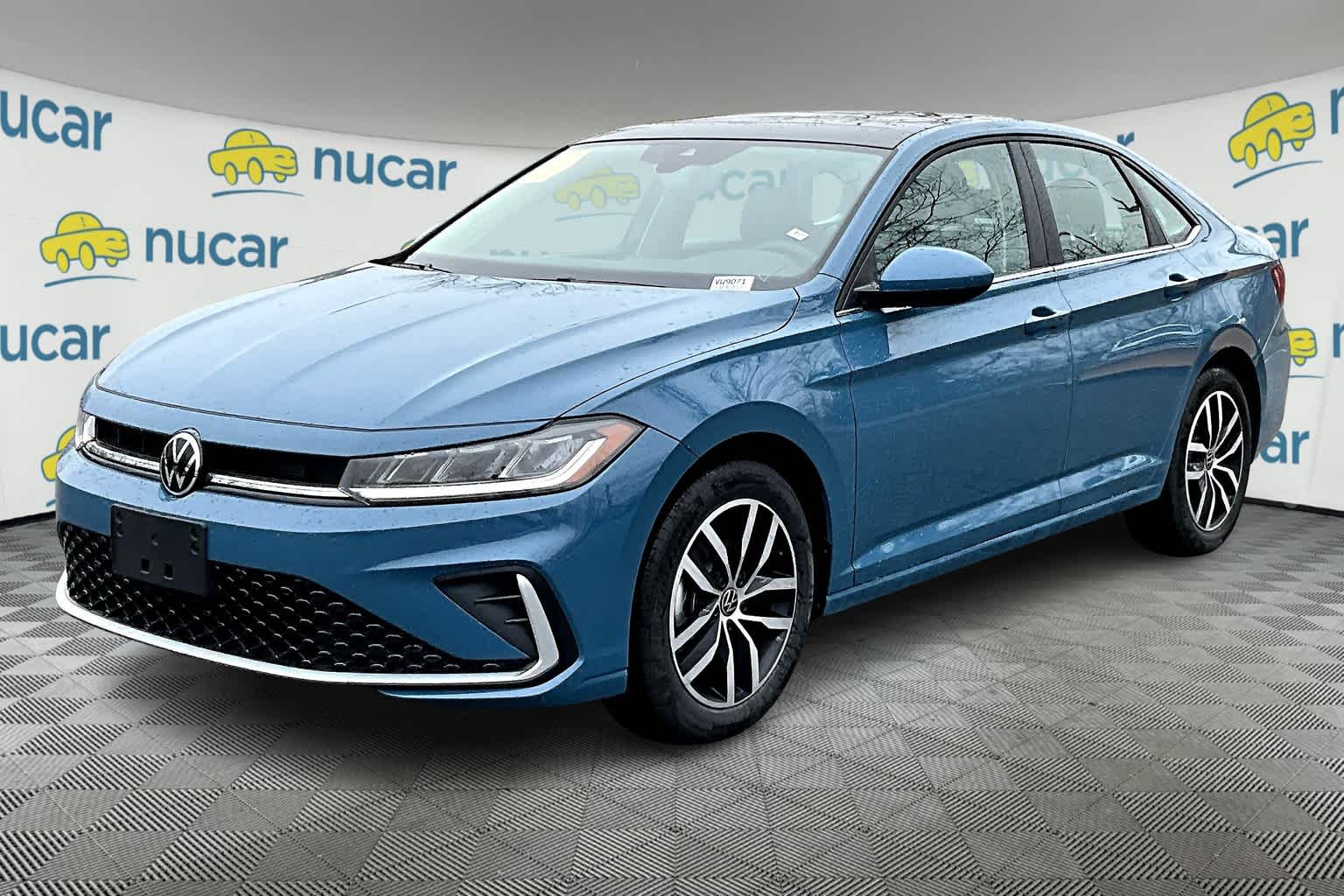 2025 Volkswagen Jetta SE photo 3