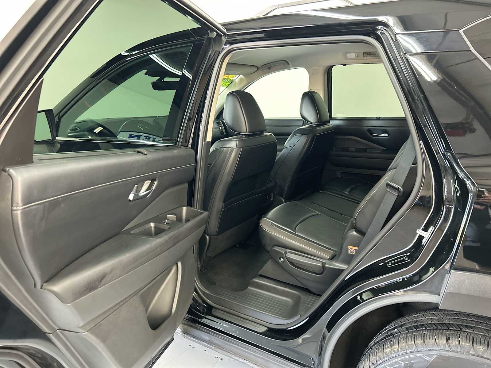 2024 Nissan Pathfinder SL photo 16