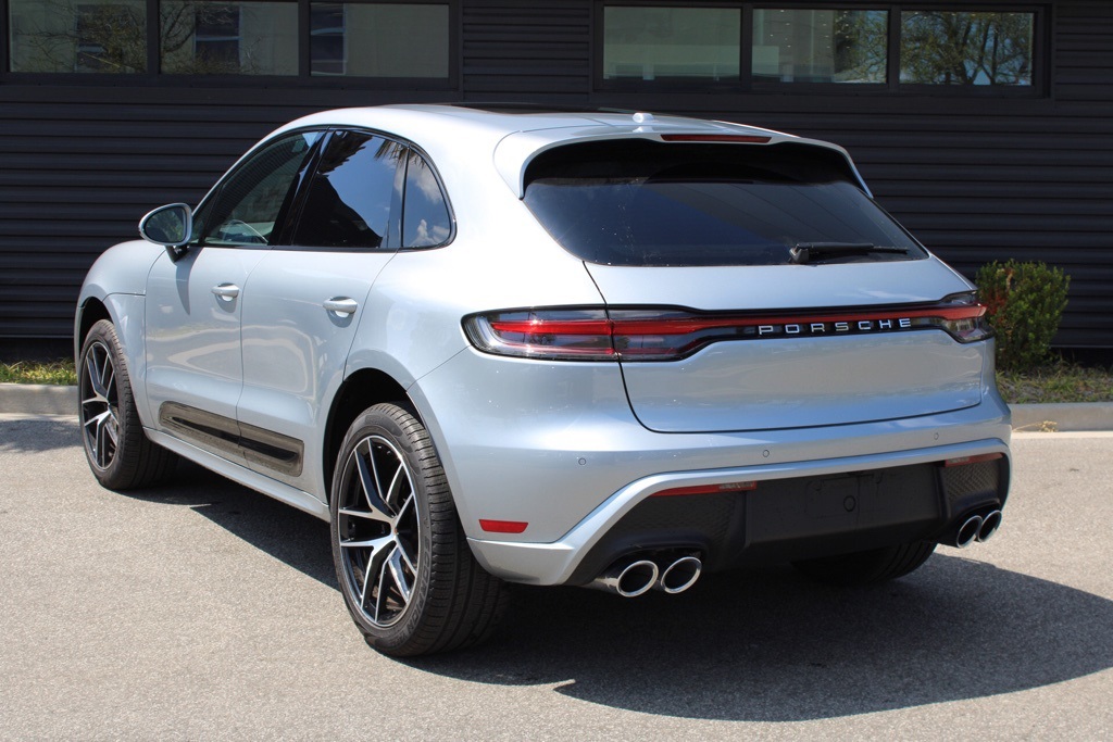 2024 Porsche Macan Base photo 3