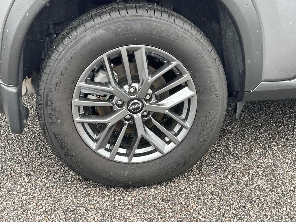 Used 2025 Gray Nissan S image 7