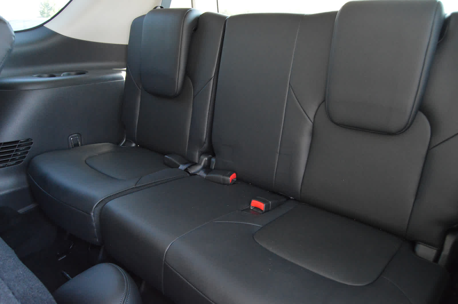 2024 Nissan Armada SV photo 23
