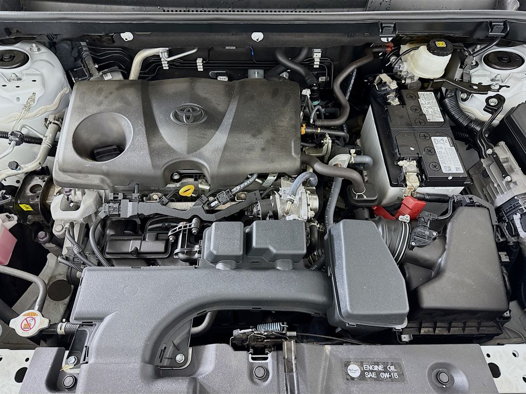 2022 Toyota RAV4 XLE photo 26
