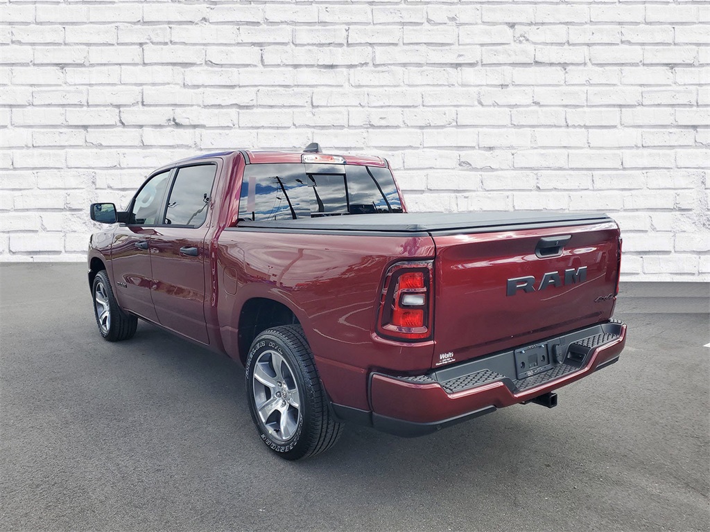 2025 Ram 1500 Tradesman photo 3