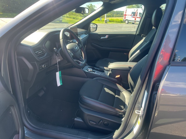 2025 Ford Escape Hybrid ST-Line Select photo 8