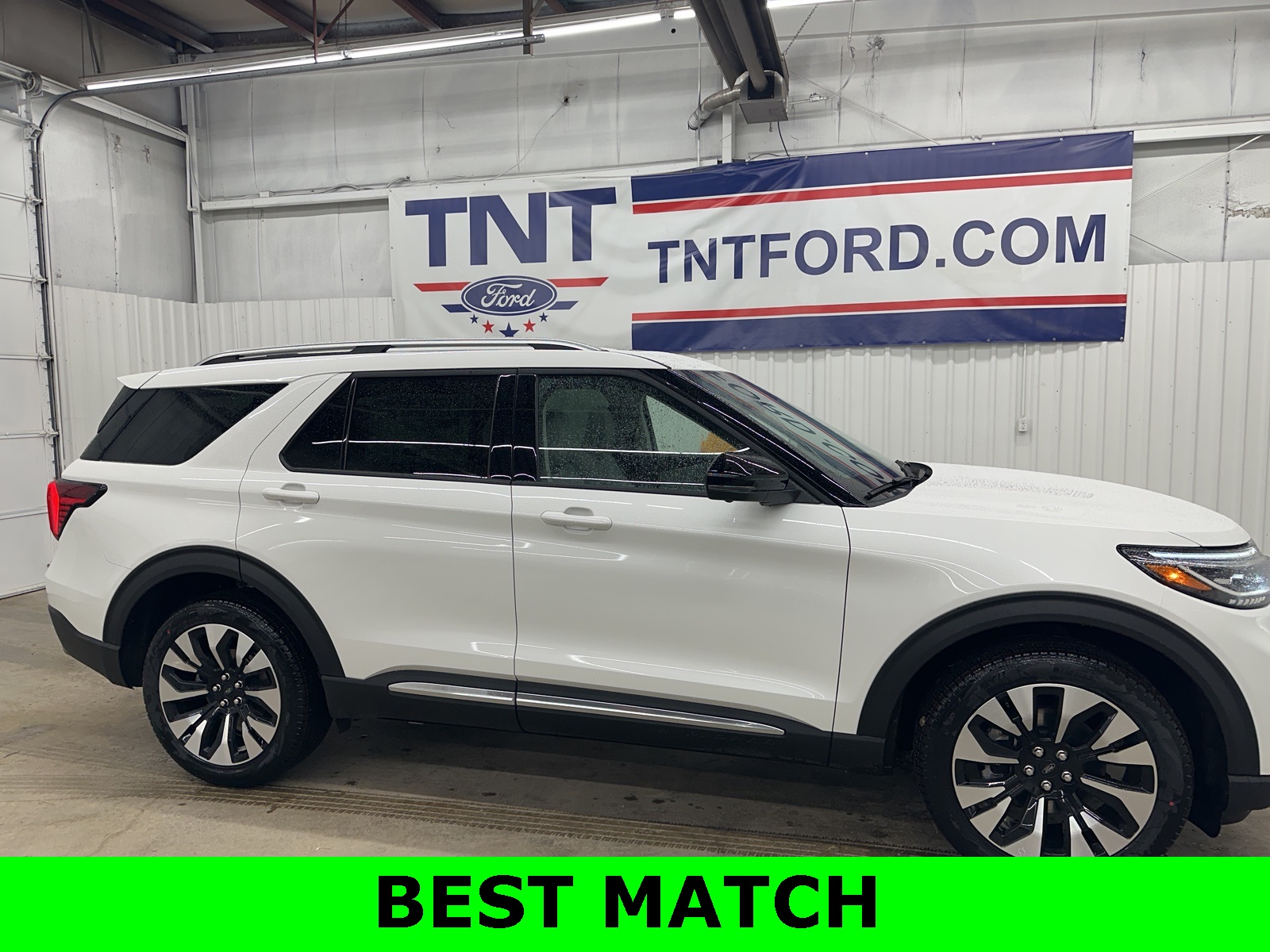 2026 Ford Explorer Platinum's photo