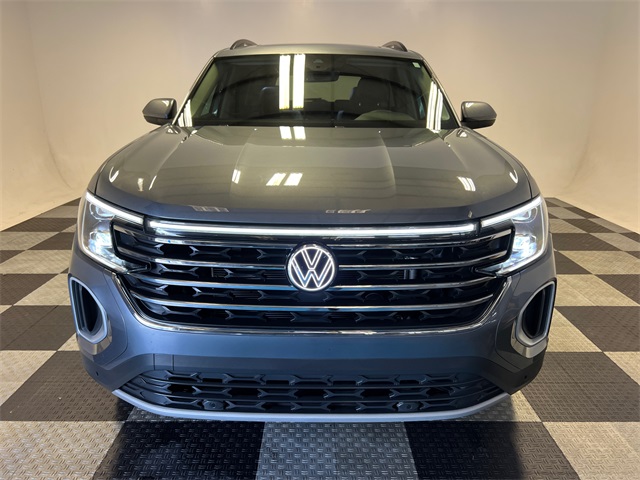 2025 Volkswagen Atlas SE Technology photo 2