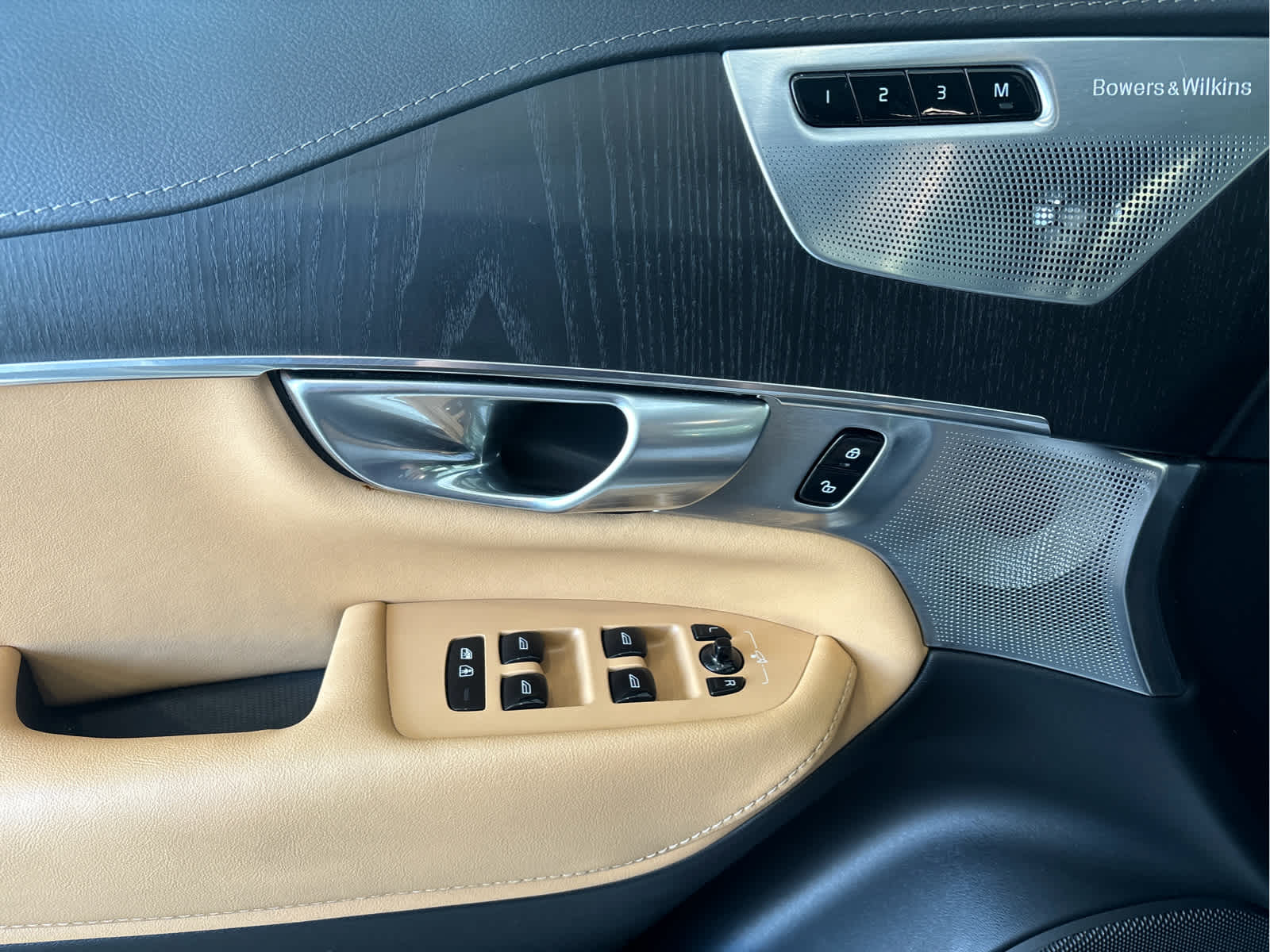 2023 Volvo XC90 Recharge Ultimate photo 18