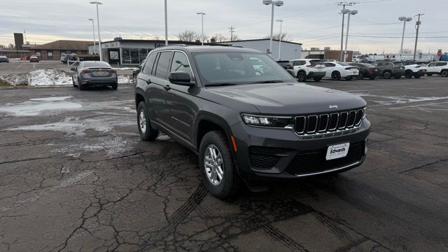 2025 Jeep Grand Cherokee Laredo's photo