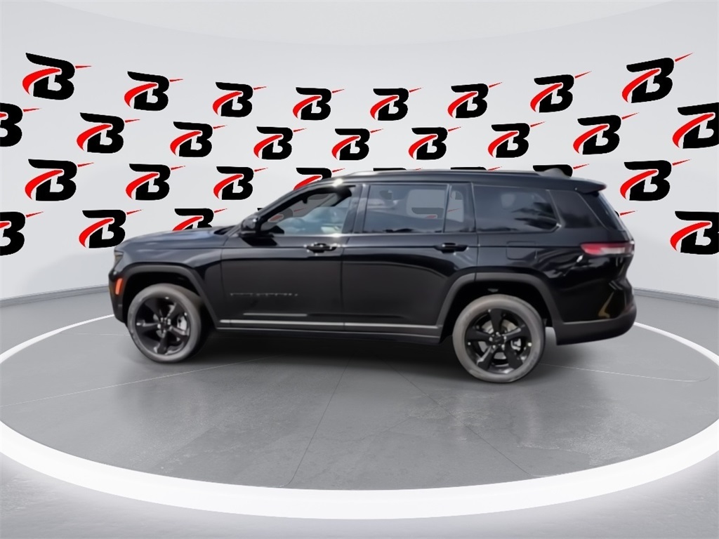 2025 Jeep Grand Cherokee Laredo Altitude photo 5