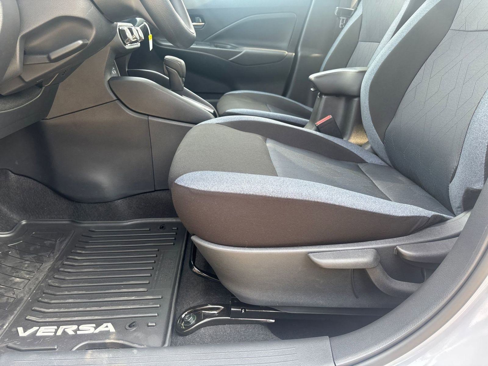 2025 Nissan Versa SV photo 13