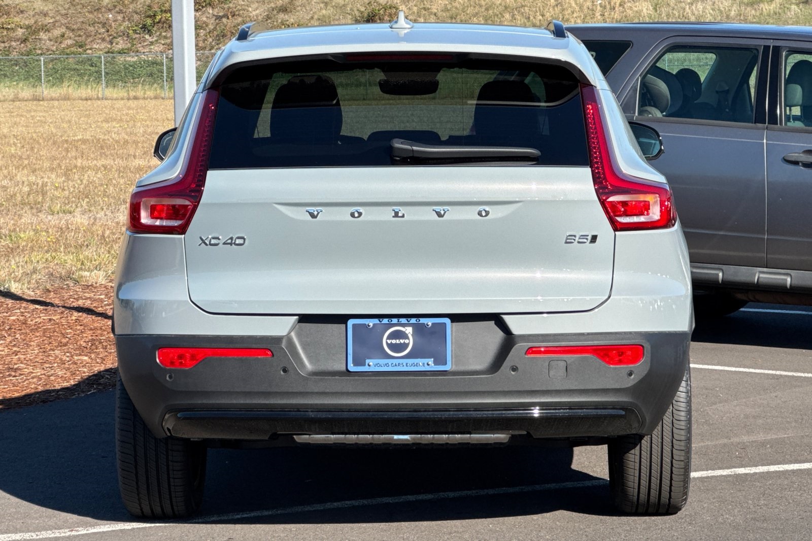 2026 Volvo XC40 AWD photo 2