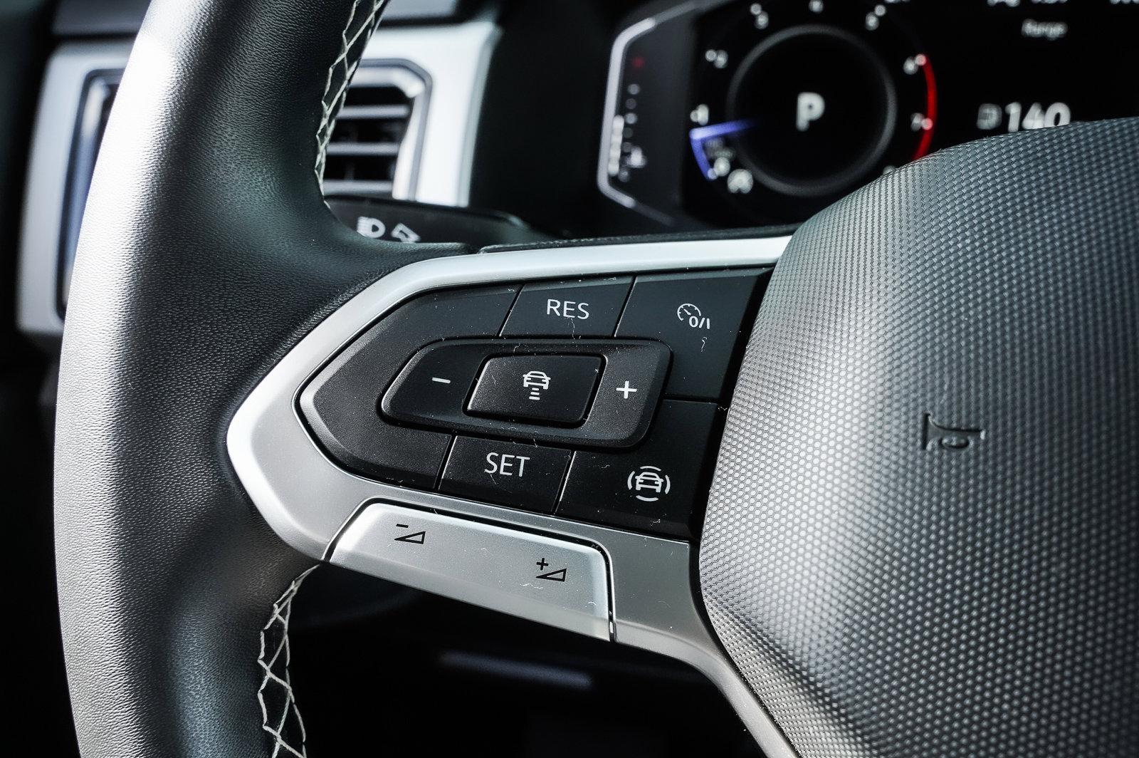 2022 Volkswagen Atlas V6 SE Technology photo 10