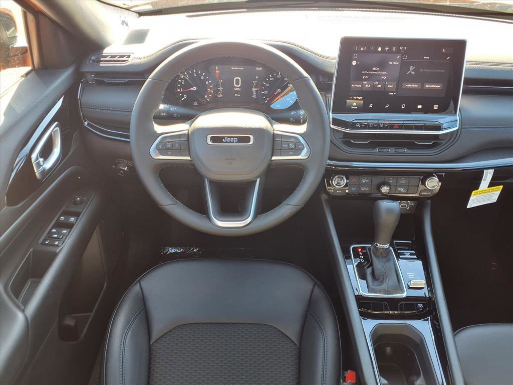 2026 Jeep Compass Latitude Altitude photo 3