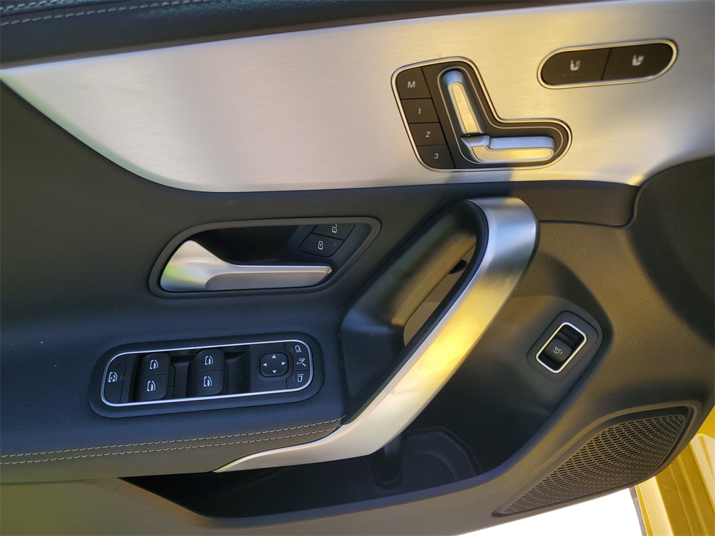 2022 Mercedes Benz CLA 250 AMG photo 16