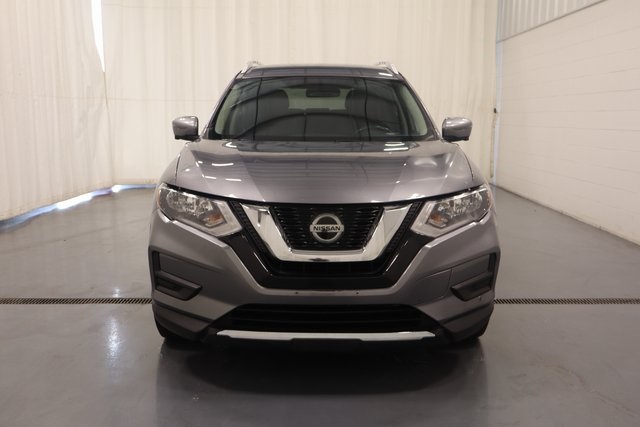 2018 Nissan Rogue SV photo 2