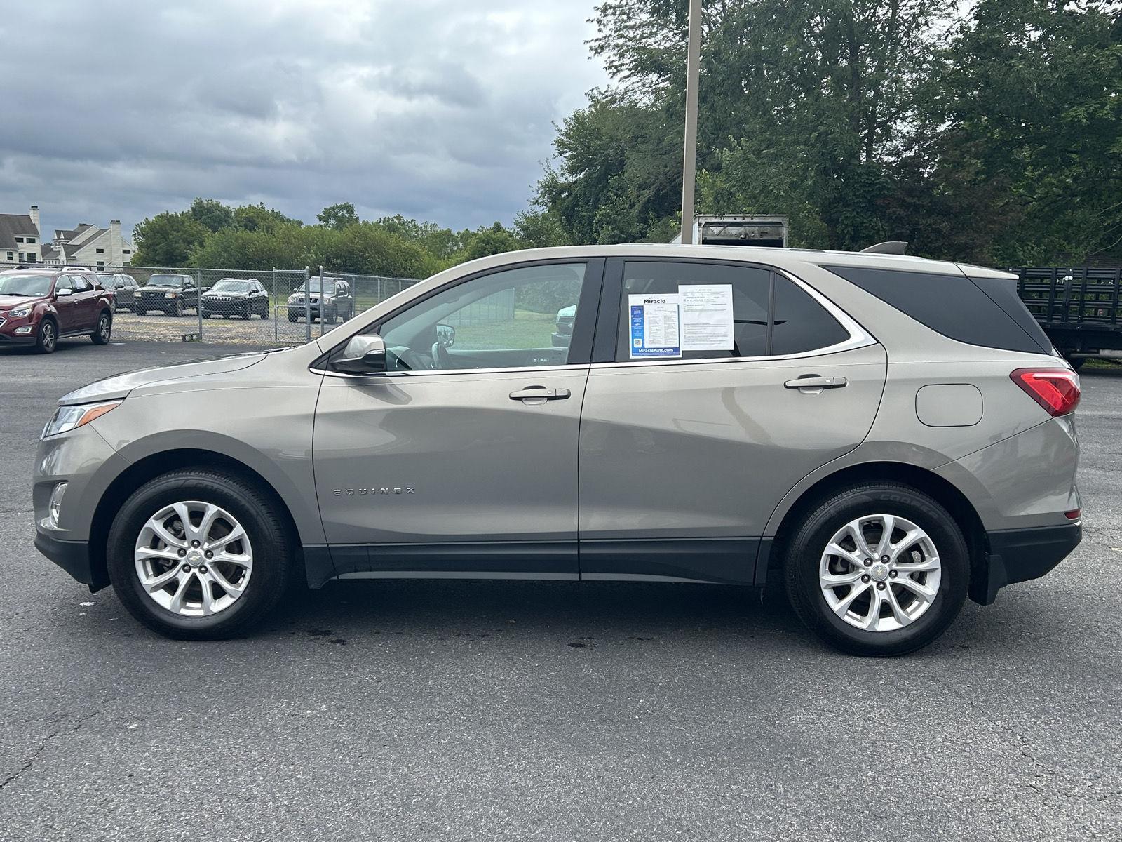 2018 Chevrolet Equinox LT photo 3