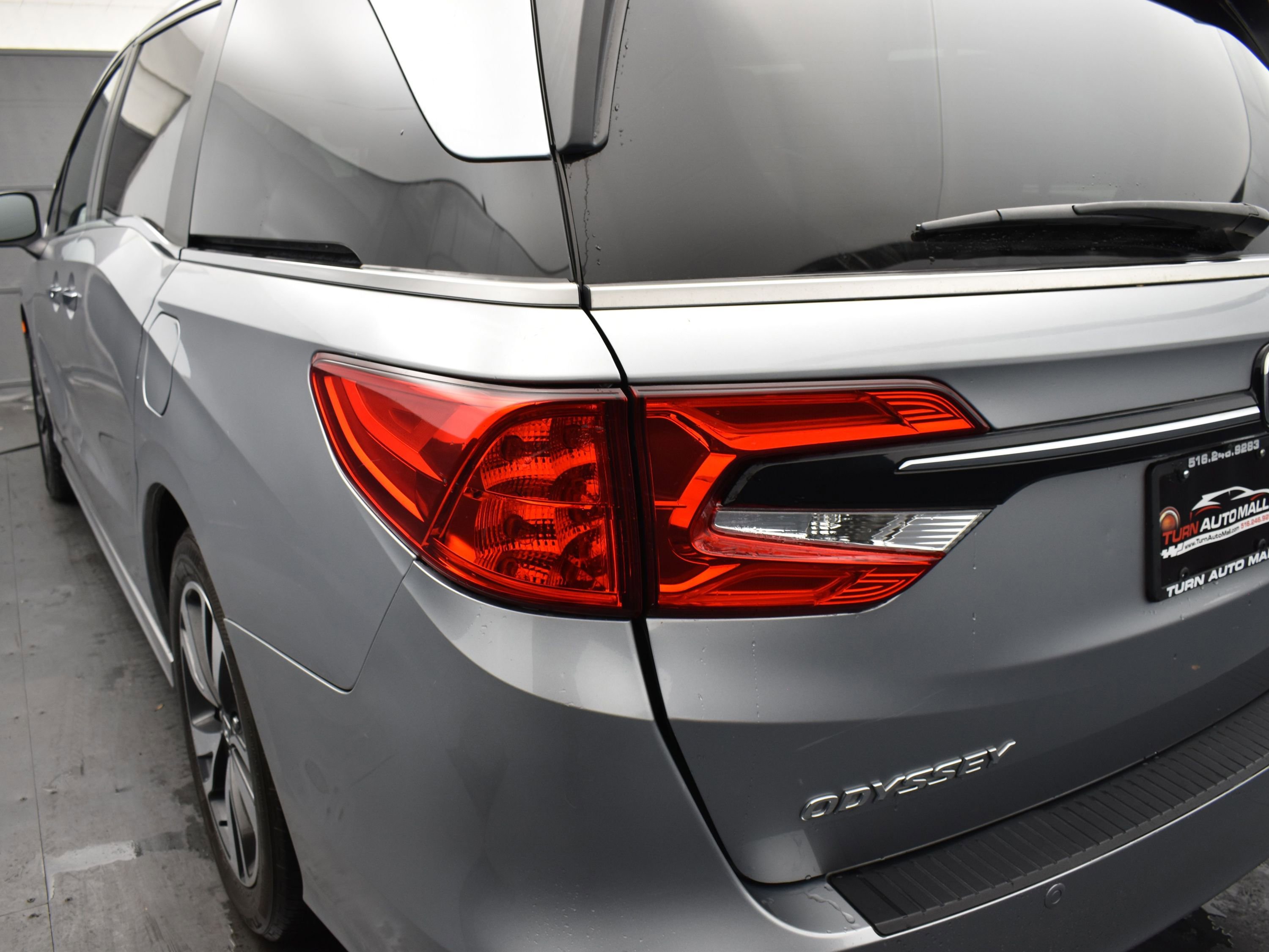2022 Honda Odyssey Touring photo 4