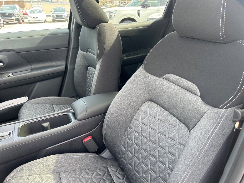 2026 Nissan Kicks SV photo 4