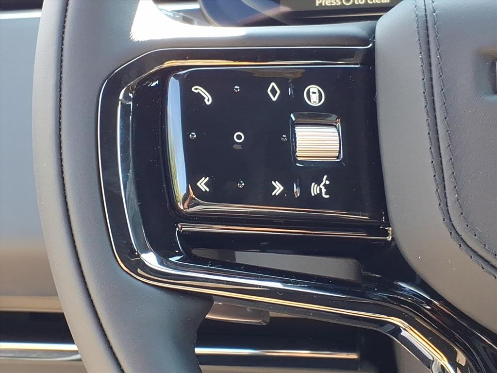 2025 Land Rover Range Rover Sport SE photo 14