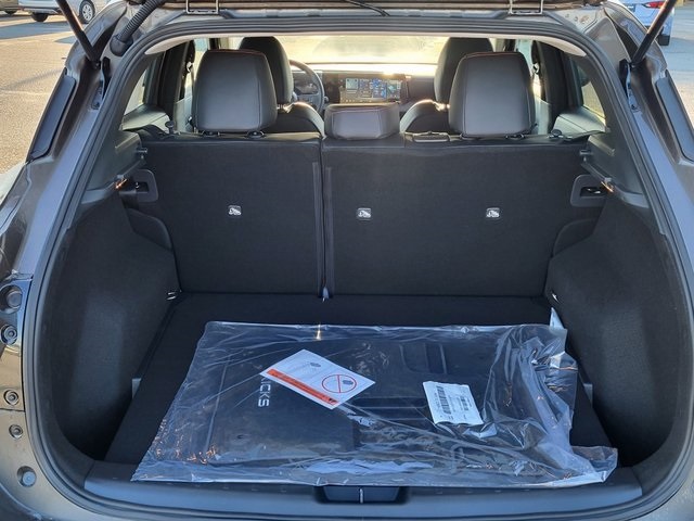 2026 Nissan Kicks SR photo 4