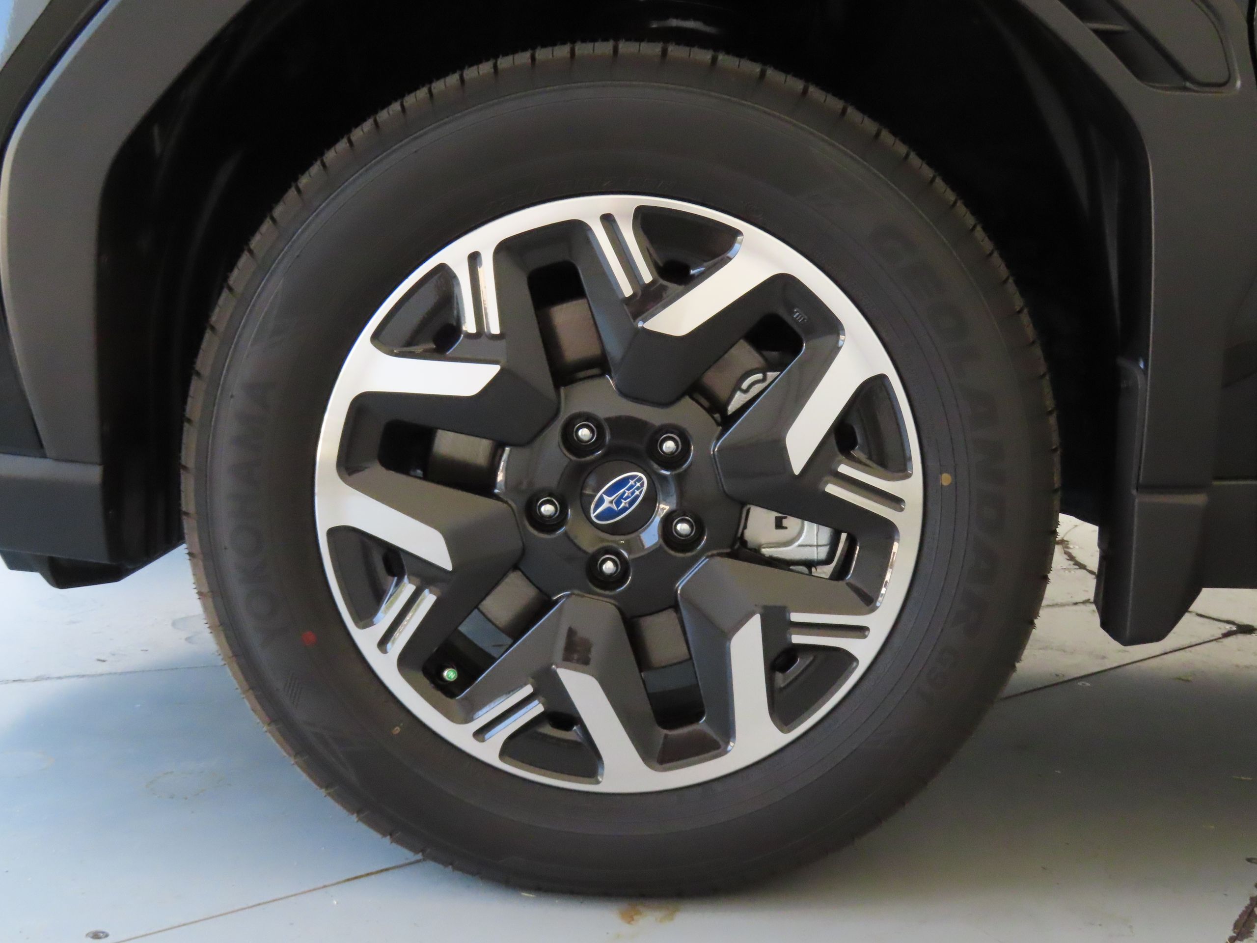2025 Subaru Forester Premium Base photo 25