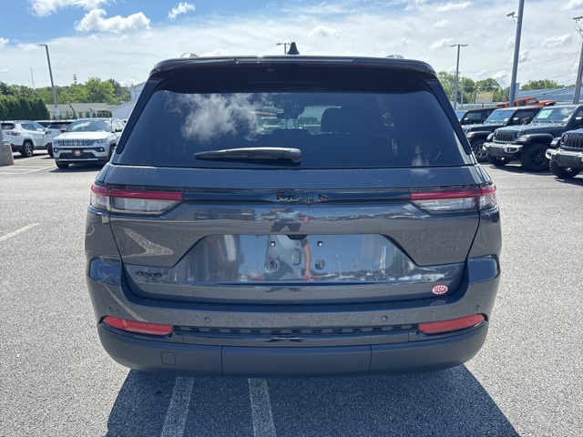 2025 Toyota RAV4 LE photo 4