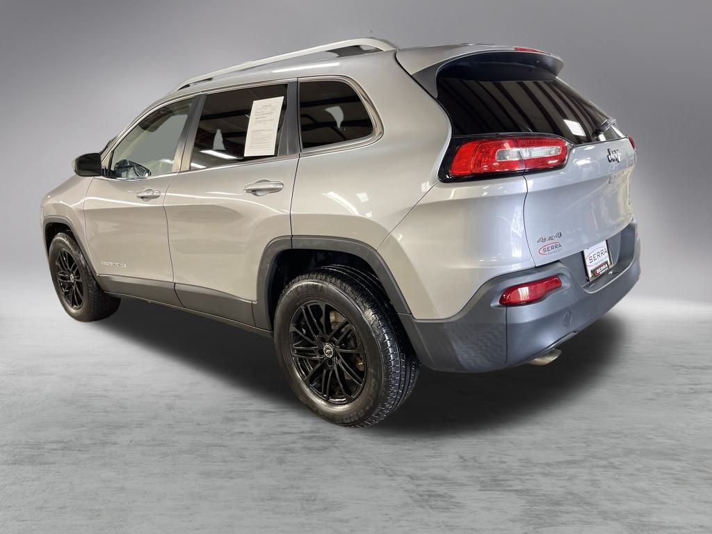 2015 Jeep Cherokee Latitude photo 2