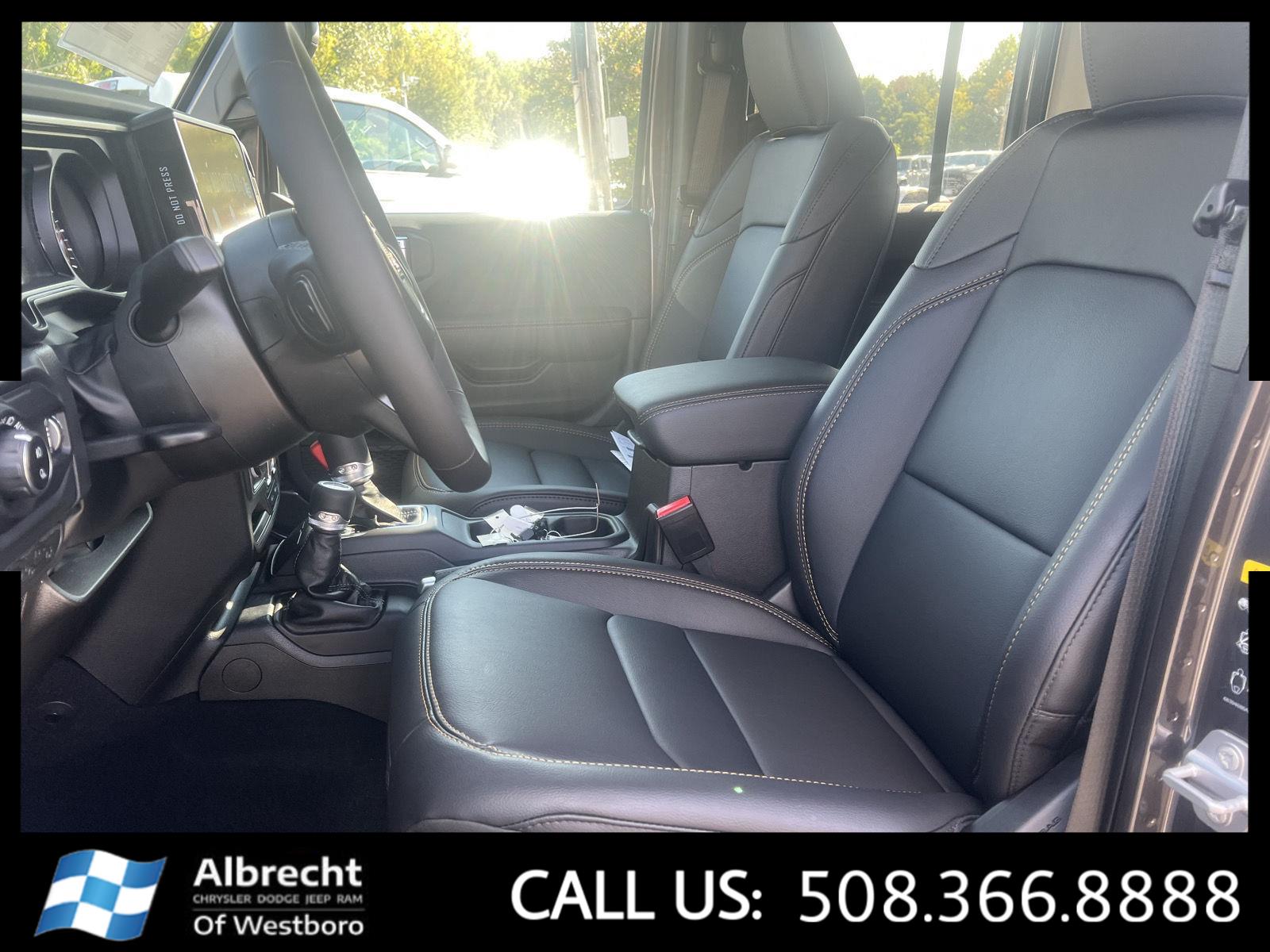 2025 Jeep Gladiator Sport photo 11