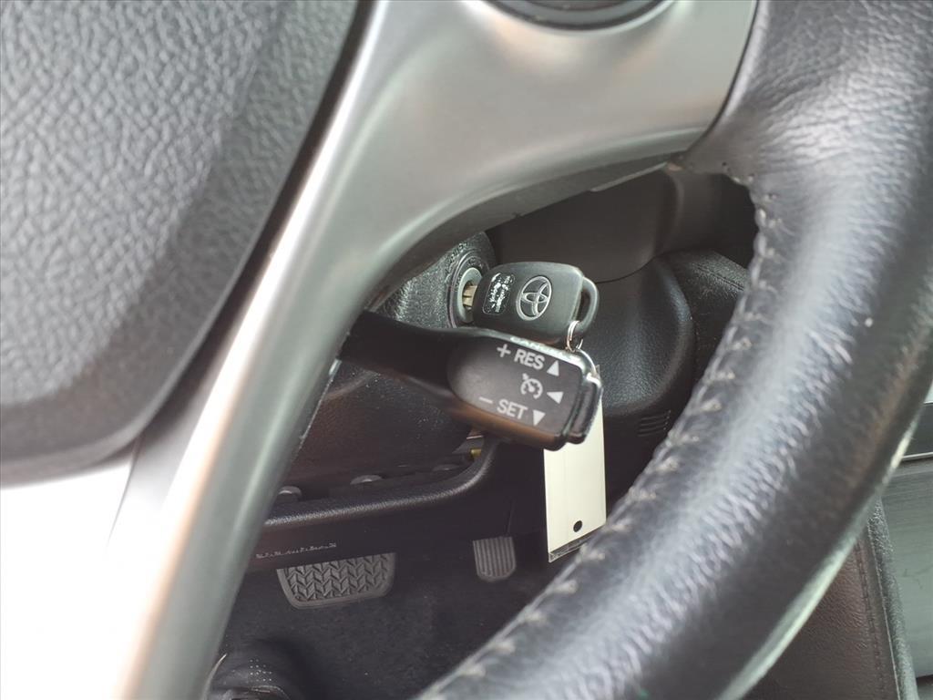 2014 Toyota Camry SE photo 21