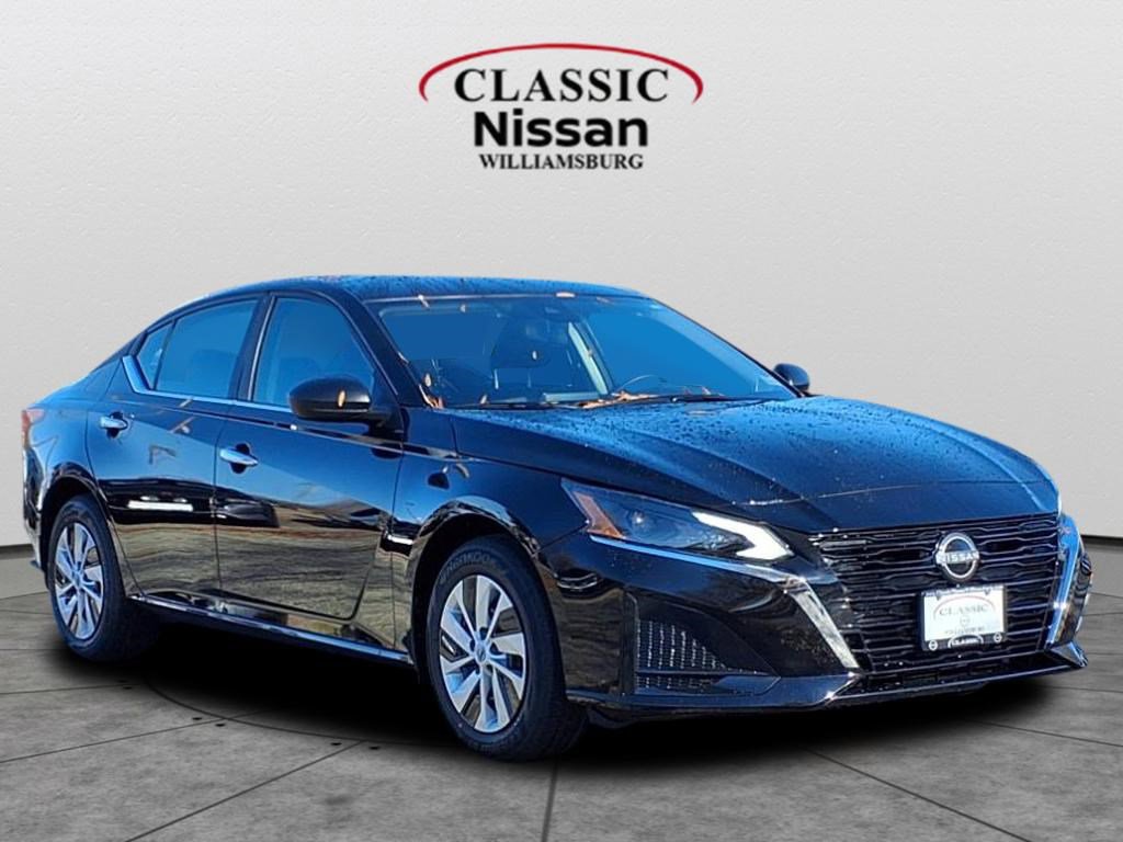 2025 Nissan Altima S's photo