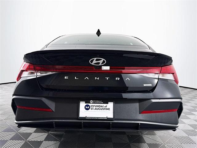 2025 Hyundai Elantra Hybrid SEL Sport photo 4