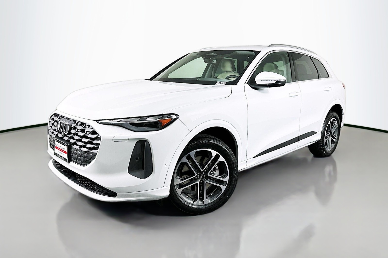 2025 Audi New Q5 Premium's photo