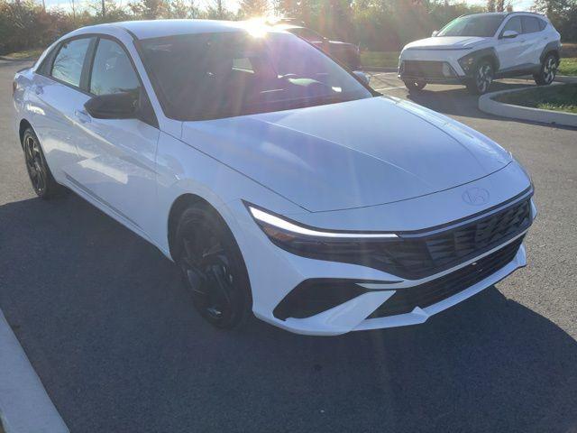 2026 Hyundai Elantra Hybrid SEL Sport photo 3