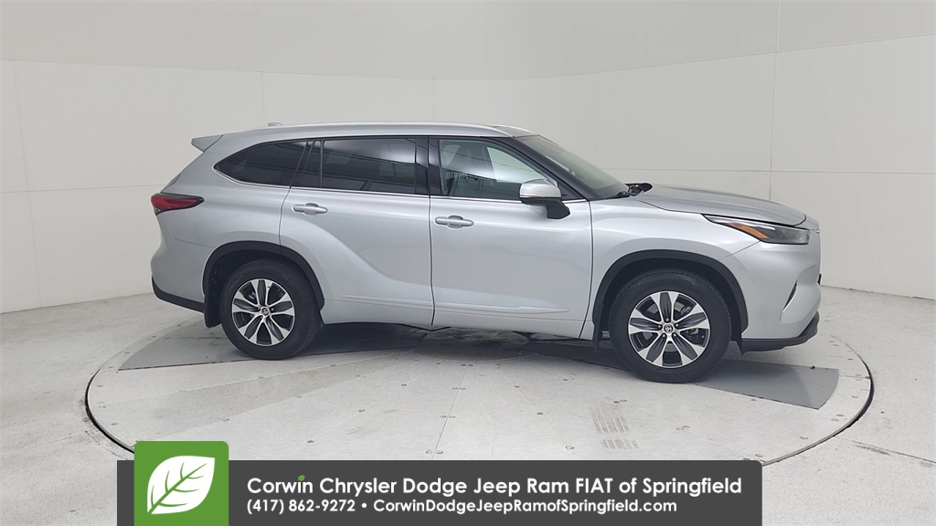 2022 Toyota Highlander XLE photo 17