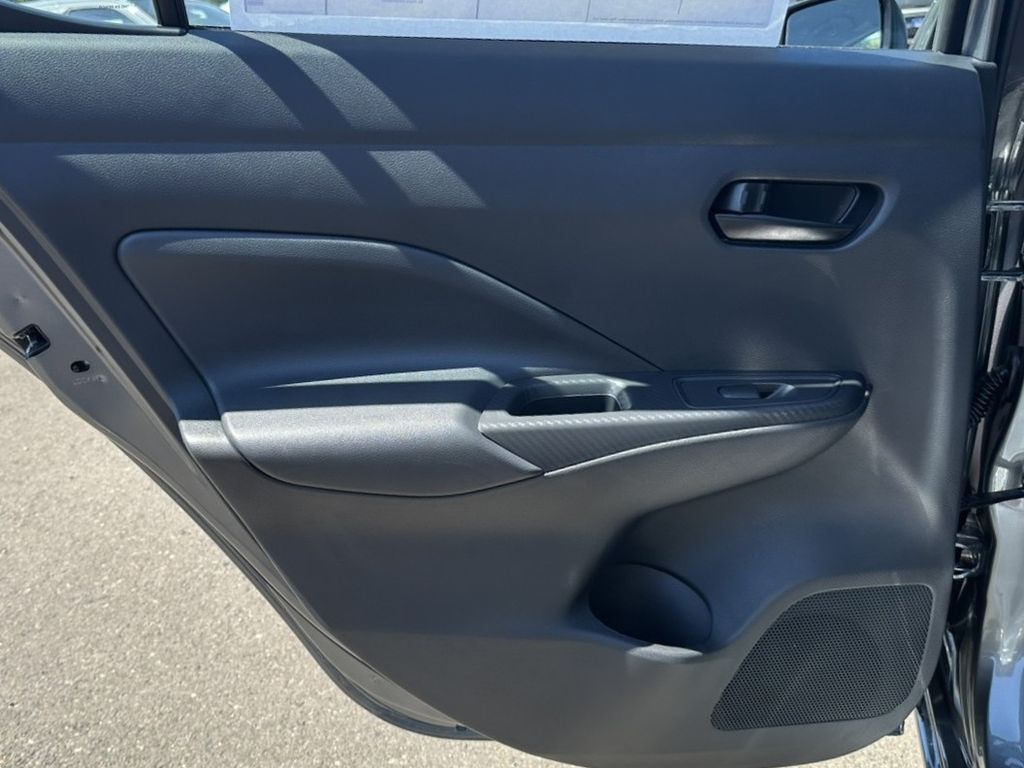 2025 Nissan Versa 1.6 S photo 21