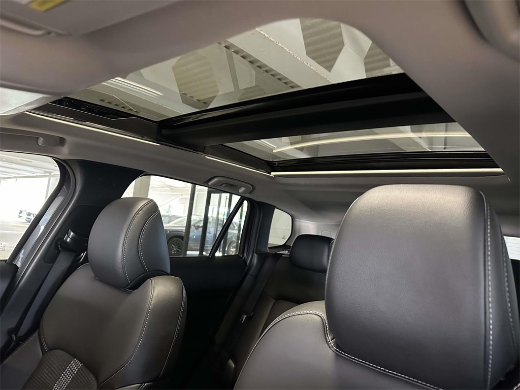 2025 Mazda CX-50 2.5 S Premium photo 4