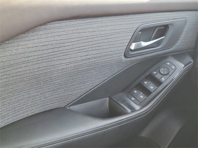 2022 Nissan Rogue SV photo 29
