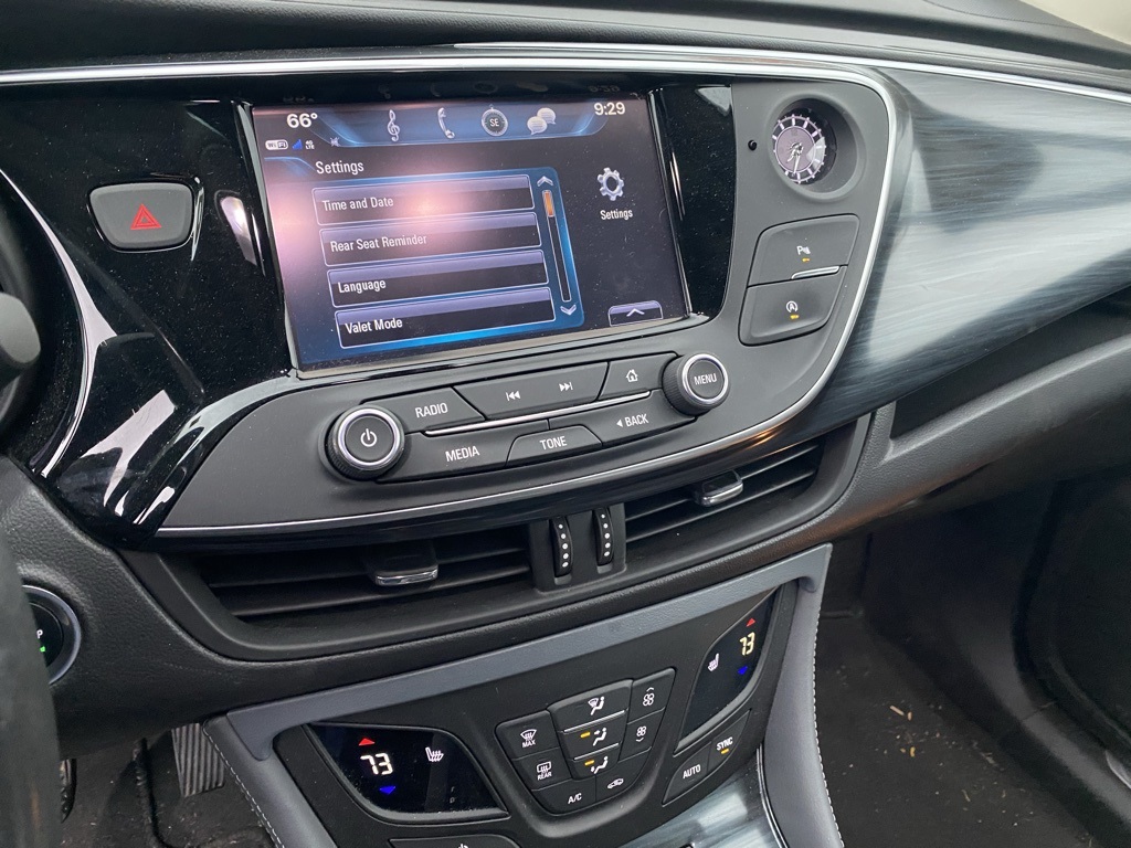 2020 Buick Envision Essence photo 4