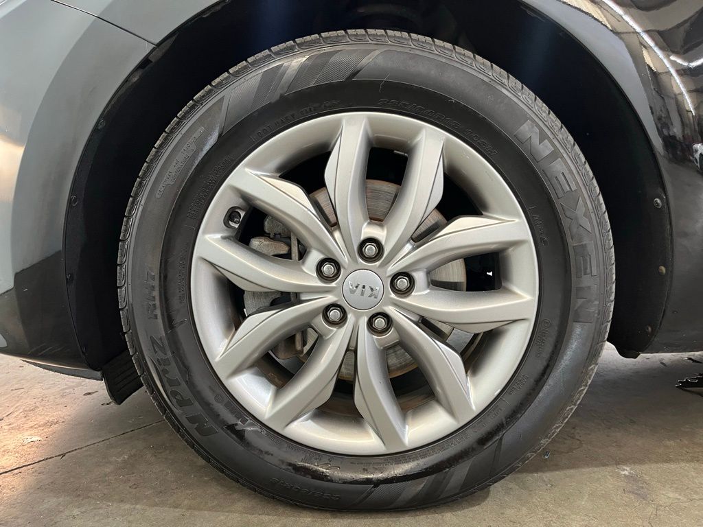 2020 Kia Sedona EX photo 15