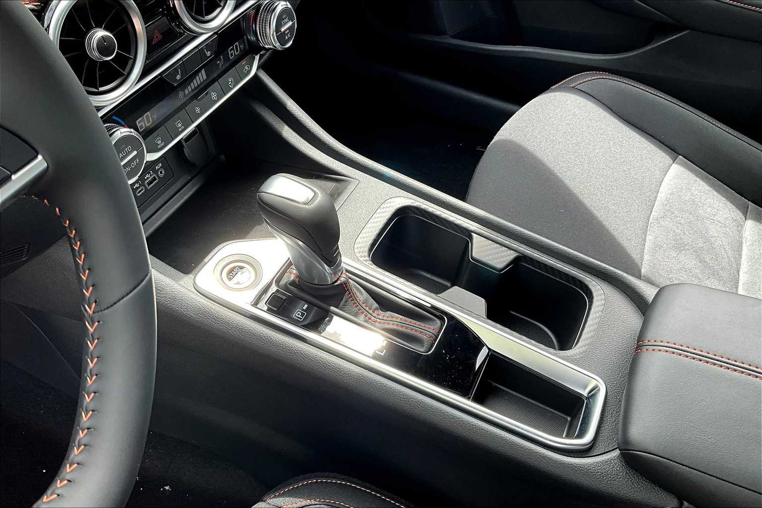 2025 Nissan Sentra SR photo 13