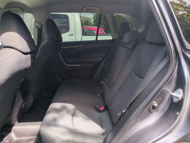 2019 Toyota RAV4 LE photo 12