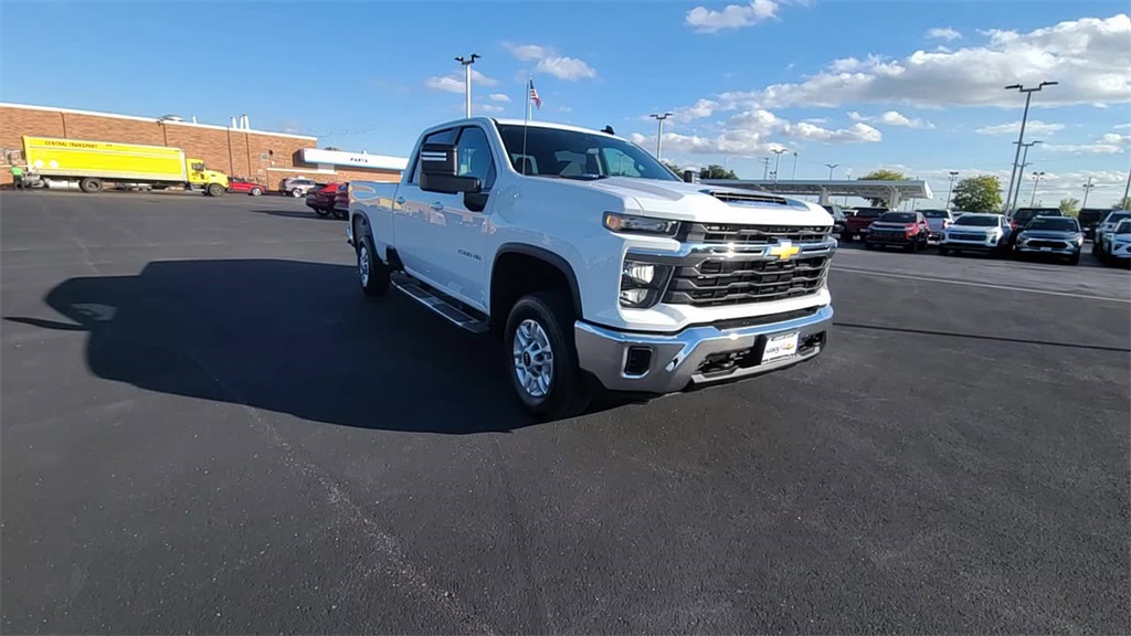 2024 CHEVROLET SILVERADO HD - Image 2
