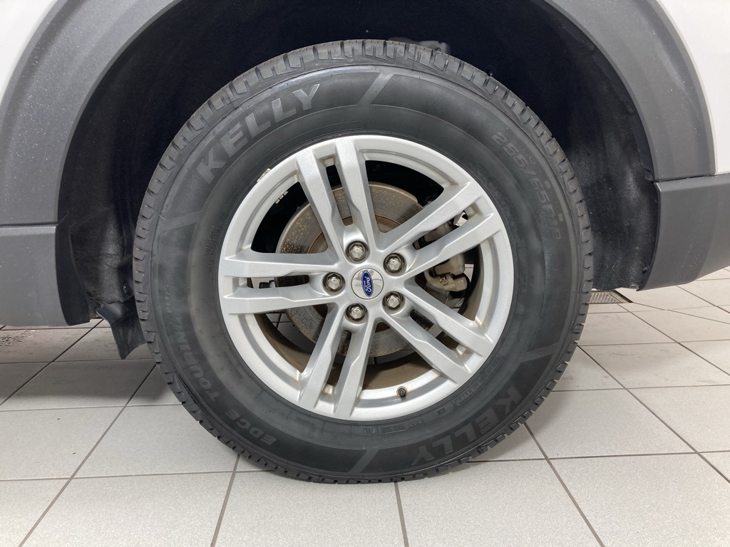 2023 Ford Explorer XLT photo 22